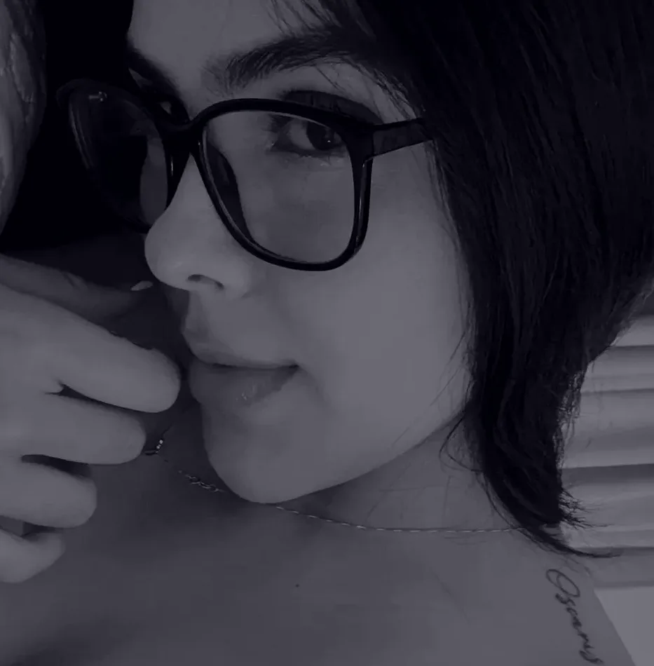 Nadja, 23