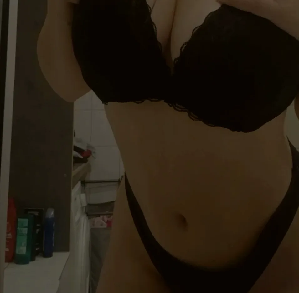Simone, 19