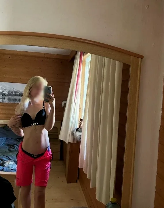 Sina, 23